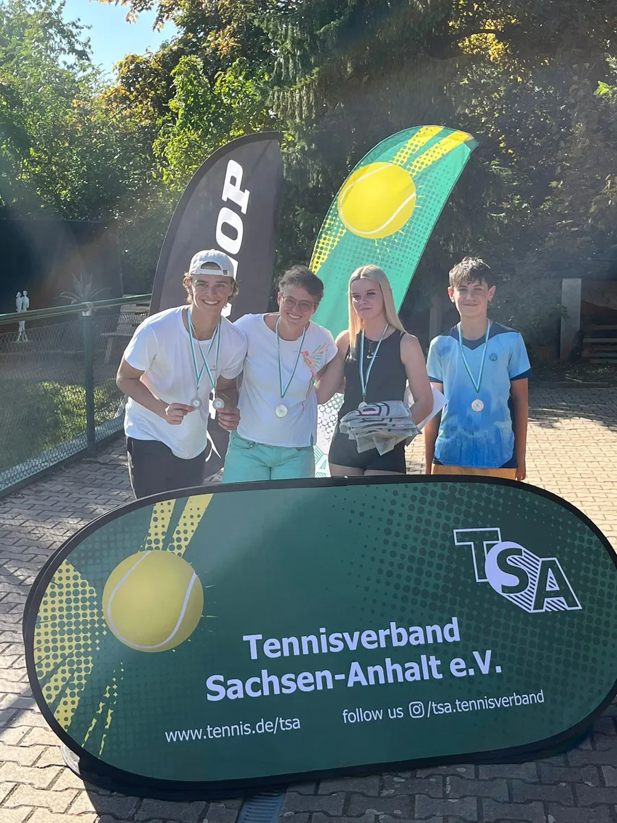 Vizetitel im Vereinspokal – unser Mixed-Team überzeugt in Magdeburg! 🎾✨